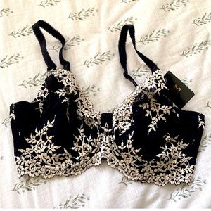 WACOAL Lace U/W Bra Size 36DDD Never Worn Never Washed SMOKE FREE HOME.